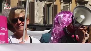 "Ritirate il ddl Pillon": la protesta delle donne a Montecitorio
