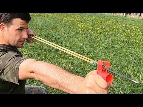 Yapımı basit Ok atan sapan silah  yapımı / Slingshot weapon that shoots arrows from the brush handle
