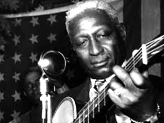 Lead Belly - My Baby Quit Me