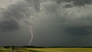 Coups de foudre et précipitations intenses [Série - Orages particuliers]