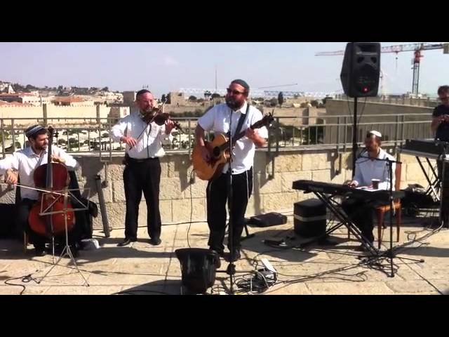 Stringy Sound Check – Rooftop by the Old City Walls