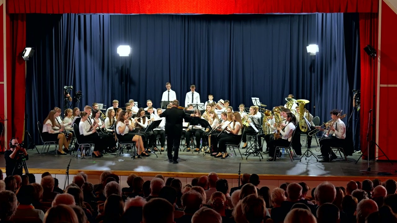 A Tótkomlósi Gyermek Fúvószenekar és a Tótkomlósi Ifjúsági Koncert Fúvószenekar Karácsonyi koncertje