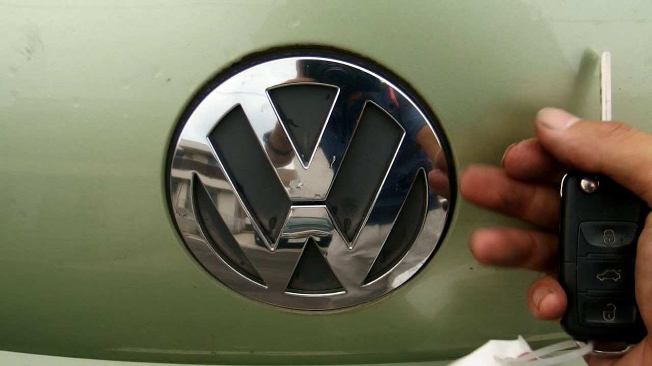 The early and mid/late New Beetle models look similar but are