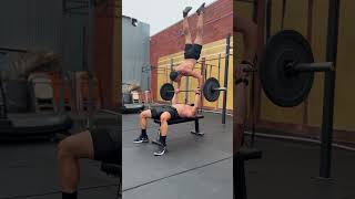 Handstand bench press. #chestworkout #benchpress #bodybuilding #calisthenics #handstand