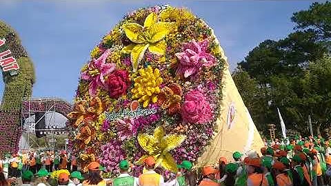 Dalat Hasfarm xác lập kỷ lục bó hoa có kích thước lớn nhất với 108 giống hoa (phần 2)