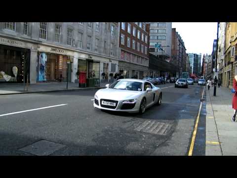 Audi R8 Drive-By on Sloane St. London