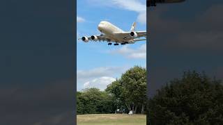 This GIANT is here! Etihad Airbus A380 arrives at London Heathrow