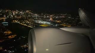 WATCH - Heavy Landing into Newark EWR - United Airlines 777-200ER