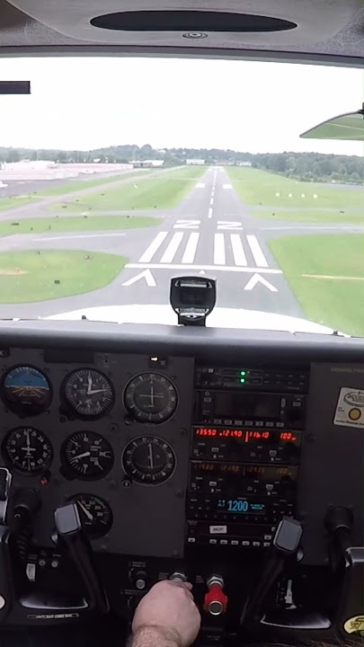 Flight Training Cessna 172 Landing #aviation #flying #privatepilot #flighttraining #cessna172