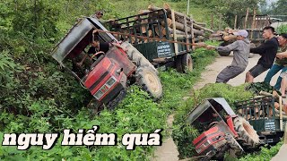 máy tractor yanmar lao xuống rãnh xuýt bị lật thùng