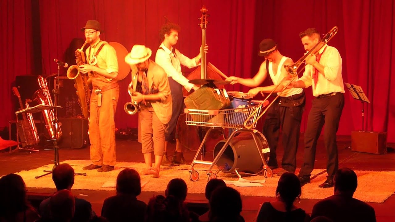The Crusty Suitcase Band in Scotch & Soda at Woodford Folk Festival