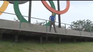 Iconic Olympic symbol in unlikely Rio neighborhood