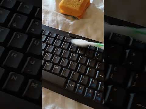Video: Kako čistite TV tastaturu?
