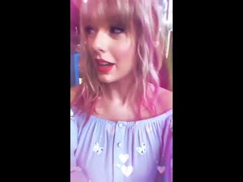 Taylor Swift ME!