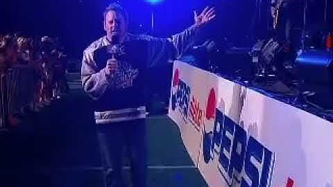CAMERON HUGHES DELIVERS AN INTRODUCTION FOR THE AGES AT THE CANADIAN FOOTBALL GREY CUP HALFTIME SHOW