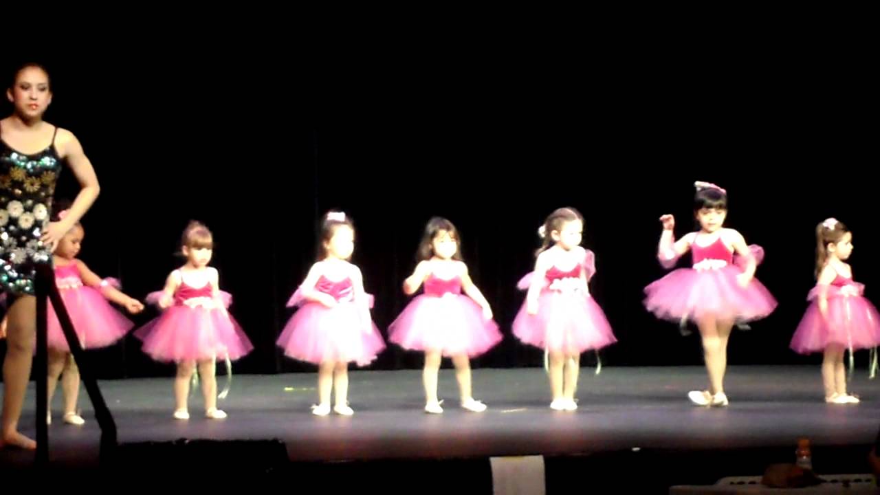 Eva Dancing - YouTube