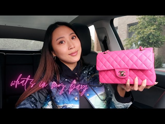 WHATS IN MY CHANEL BAG  Pink Chanel Small Classic Flap 