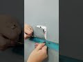 Cómo salvar un enchufe al colocar un papel pintado de MOTIF