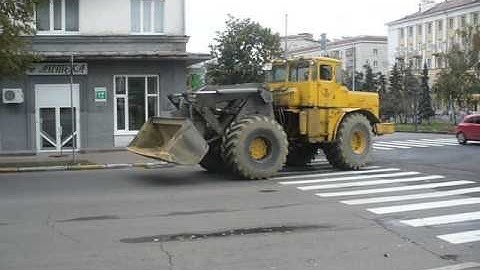 Old russian loader TO-11. High speed drivin" on Ulyanovsk city streets