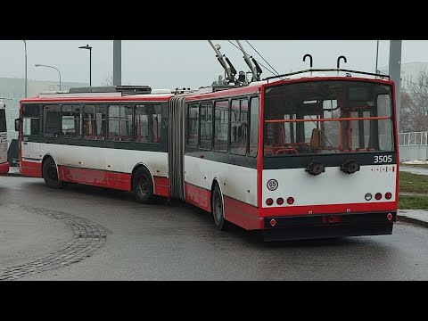 Jízda trolejbusem Škoda