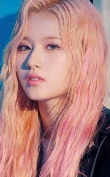 Kpop idols with there killing pink hair  part 1 #rose #somi #sana #jennie #rujin