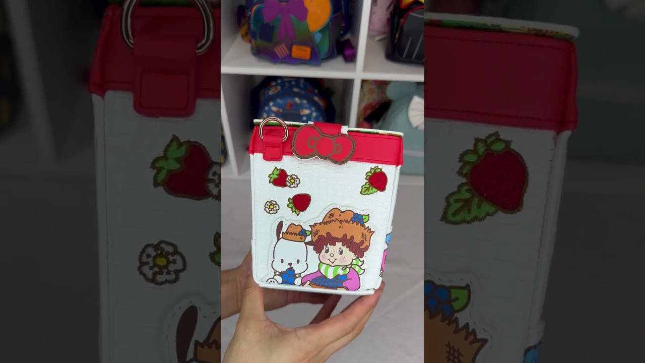 The most precious picnic bag you’ve ever seen! 🍓🍰