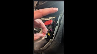 Radiator Fan, Pre-fuse, Fuse, and Relay Replacement | 2001 Mercedes C320 W203
