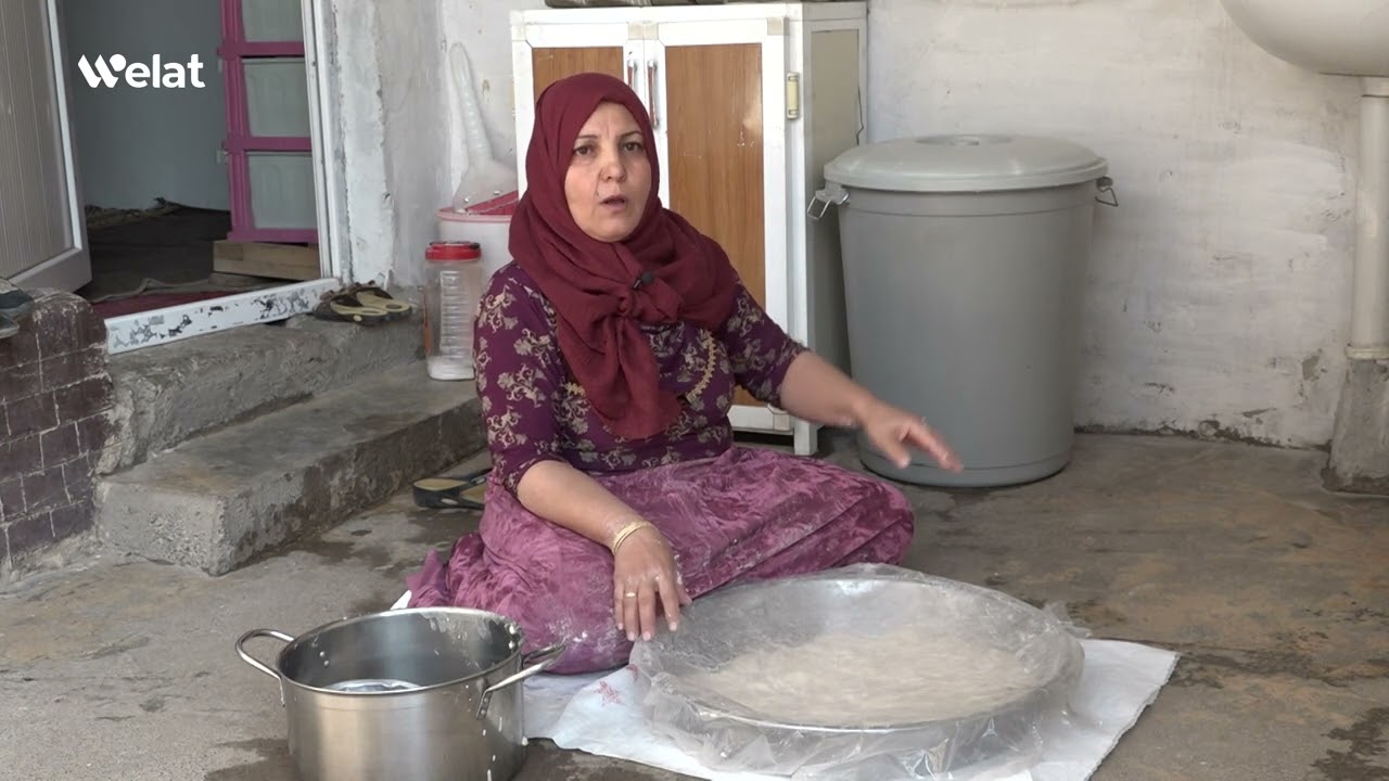 رائحة خبز الصاج تعبر الحدود.. اللاجئة سميرة علي تقيم مشروعها داخل مخيم كَويلان