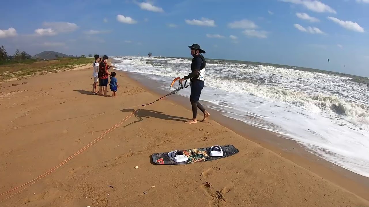 Hohe Wellen 🌊 Heftiger Wind 🌀 Kitesurfing