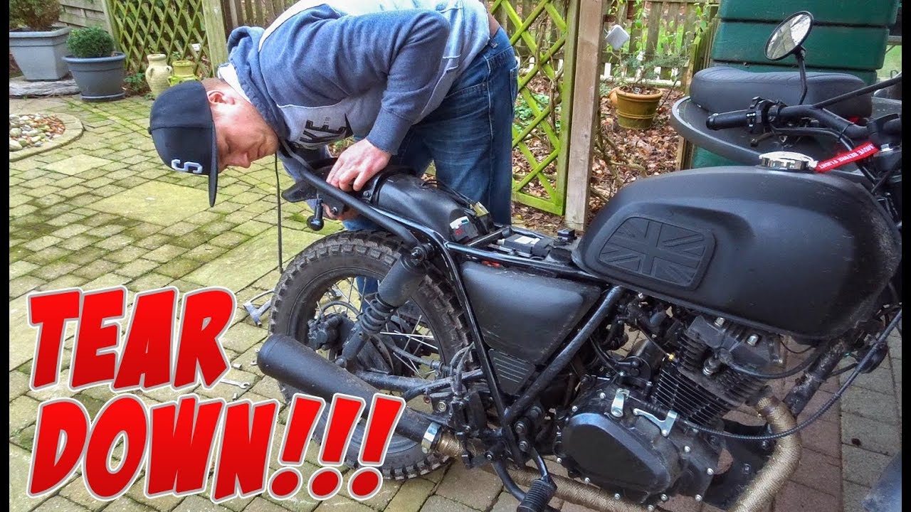 tearing down the bike Brixton Felsberg 125