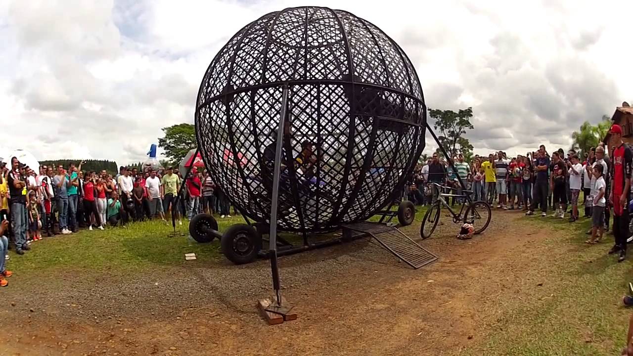 Globo da Morte no Posto Castelo