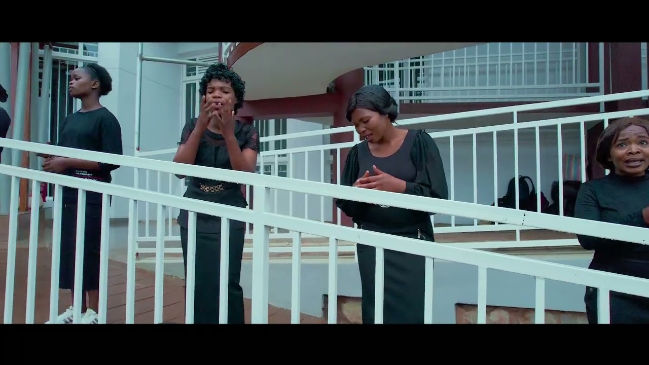 OLE DUNIA by chorale la Trompette