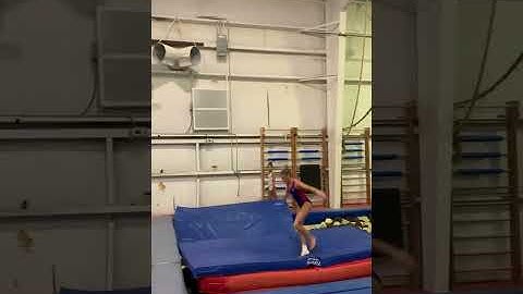 Double Twisting Double Back Layout Onto Floor Hight Mats From Leo gkelite - Tumbling