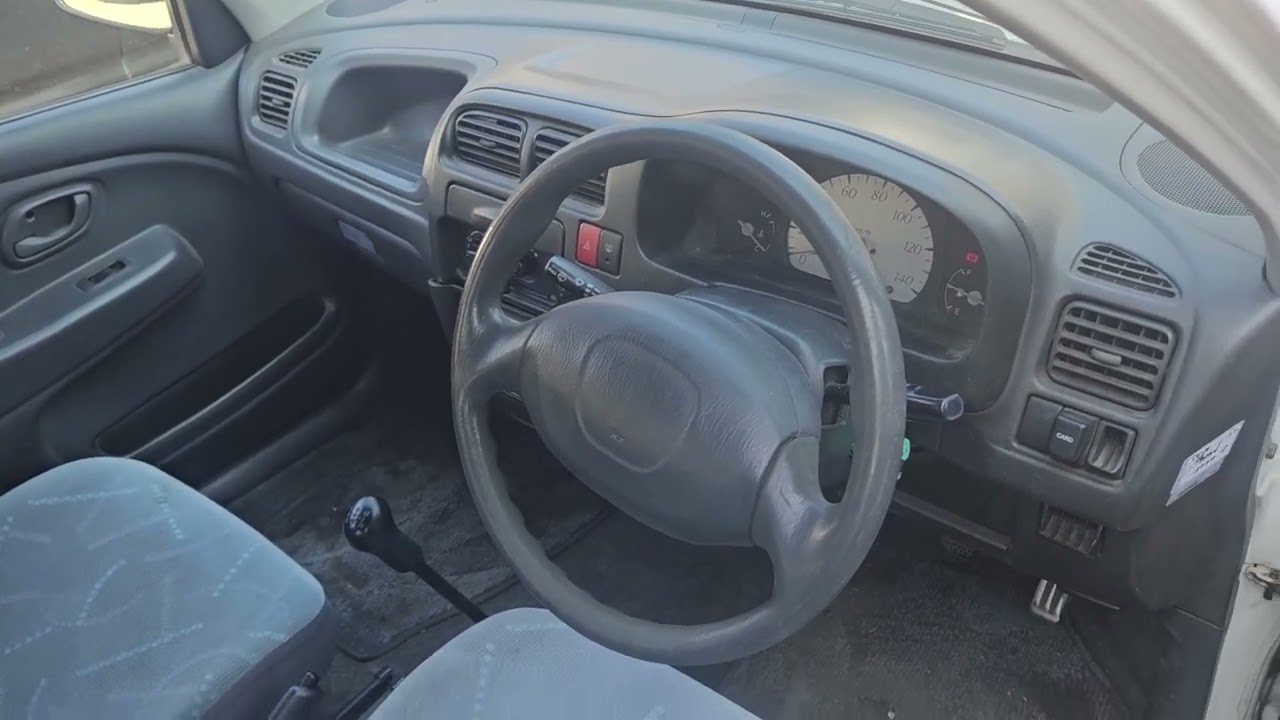 KATI JAPAN EXPORTS 2001 Suzuki alto with manual transmission  6914 white