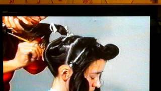 Making "wareshinobu" maiko-hairstyle