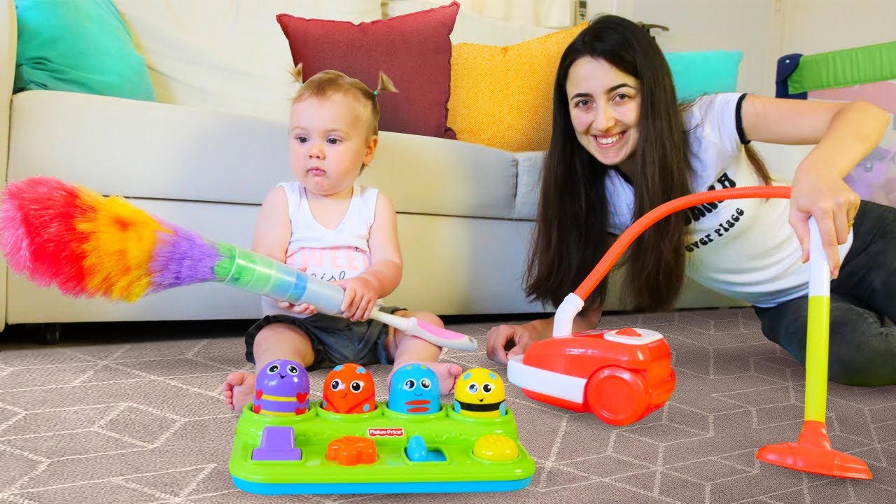 Anne Vlog. Sevcan Derin ile oyuncaklarını temizliyor