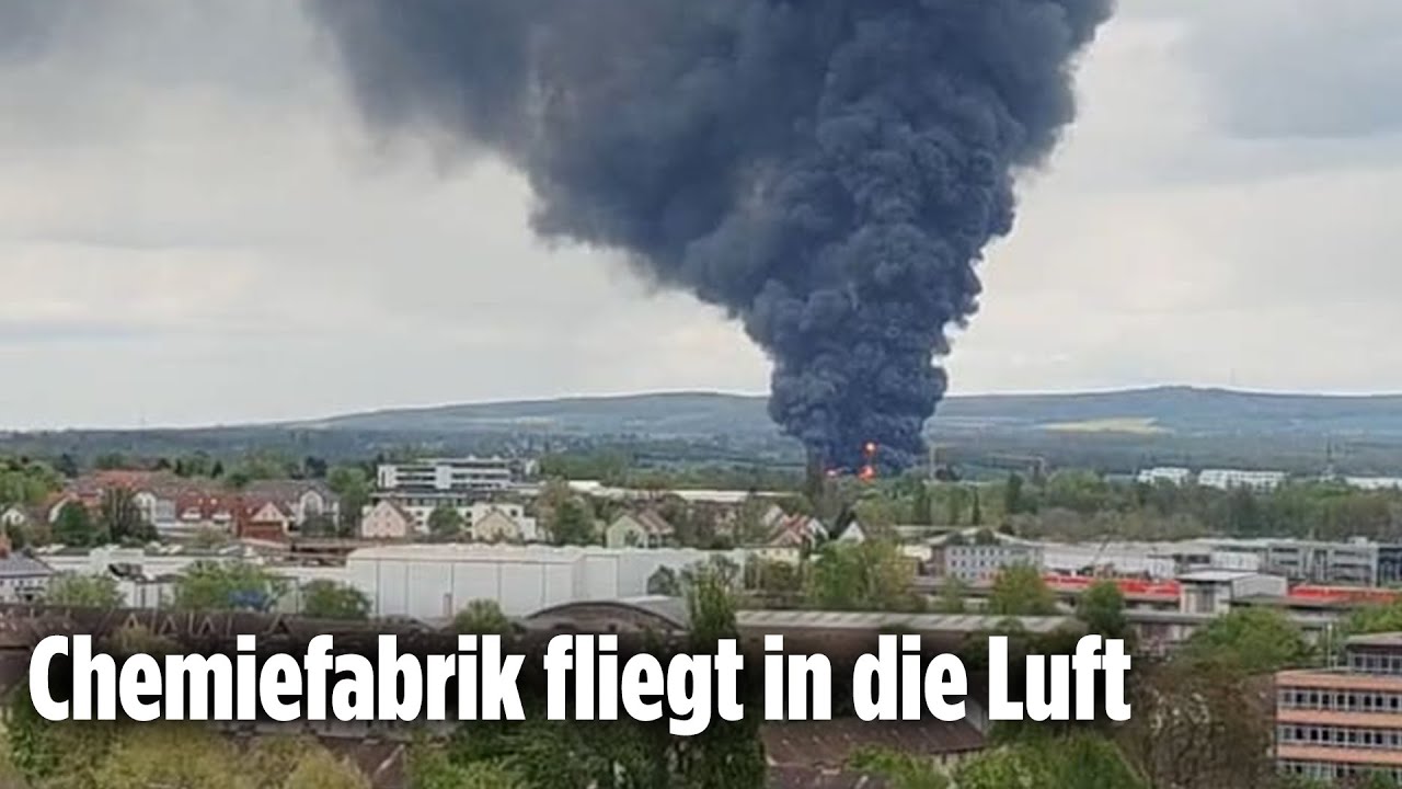 Brand in Chemiefabrik Bilgram löst Großeinsatz aus