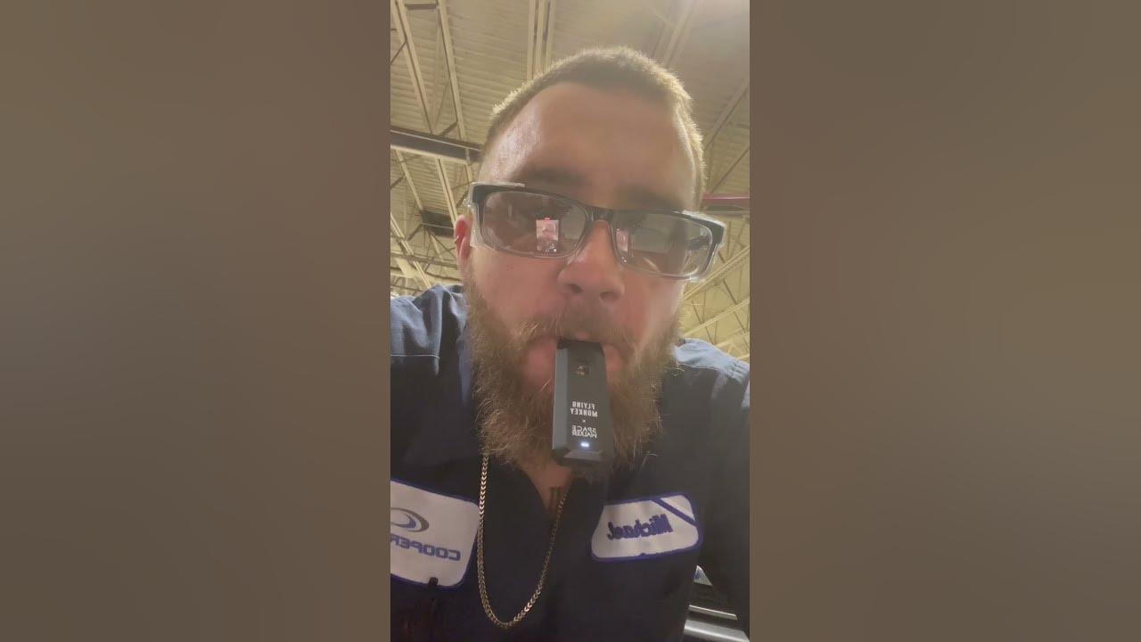 How to not hit a blinker 😂 - YouTube