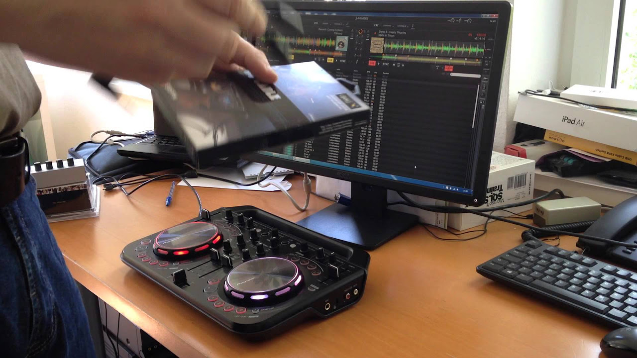 Pioneer DDJ WEGO2 with PCMac Mixvibes Cross DJ