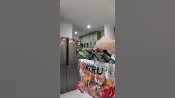 Series "Ép mọi nơi, mọi giá, mọi loại trái cây". Ly táo Koru Aeon 90k.