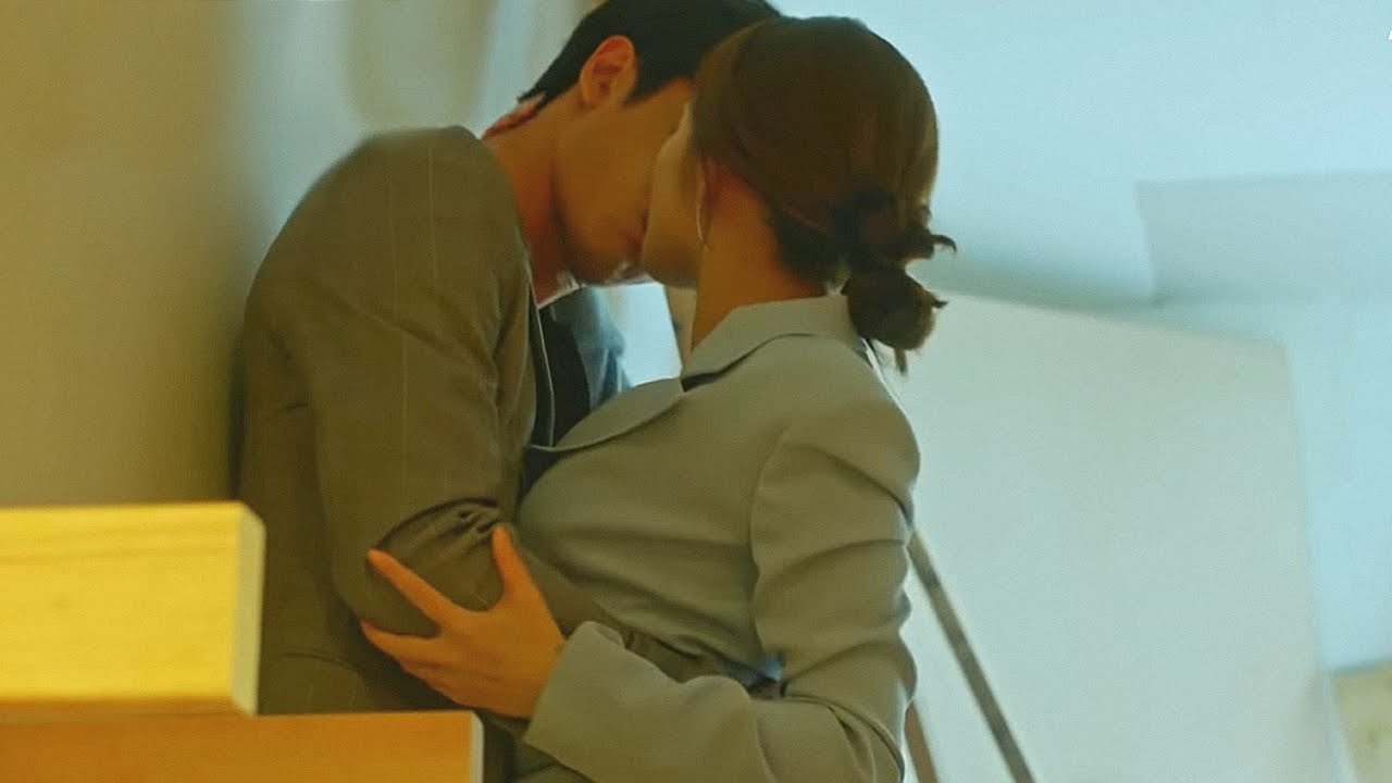 Her Private Life Ep.6 - First Kiss  A breathless chase, a sincere apology,  and a long-awaited first kiss!?! Could Kim Jae Wook be any more charming?  We don't think so! Watch