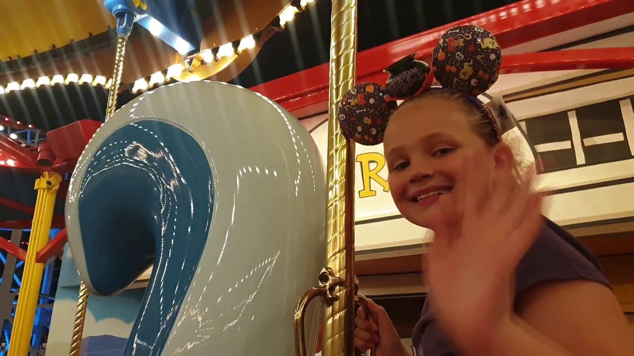 Jessie's Critter Carousel - California Adventure, Disneyland 2020