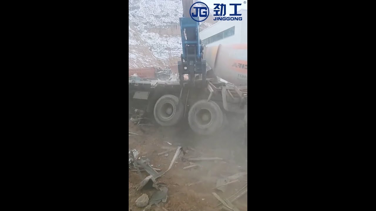 Precision Handling for Efficient Rock Management!