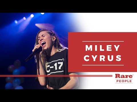 Video: Miley Cyrus Und Stefano Gabbana