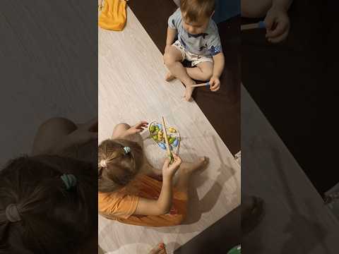 Рыбалка крючками и пазлы Ларсен после садика #двойняшки #2.2 #дети