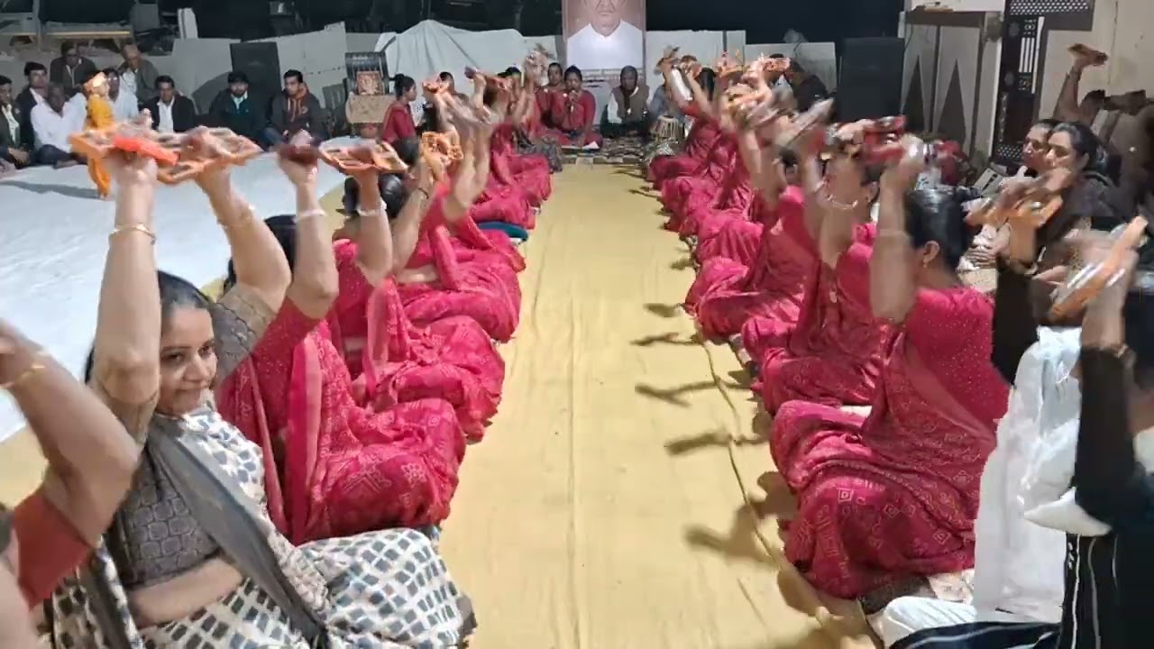 શ્રી યમુનાજીને નીરે મધુરી વેણ વાગે #ramdevdhunmandal