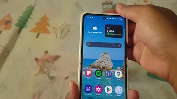 Samsung Z Flip 5: How to Start SHealth Exercise with Left Handle Long Swipe Diagonal Down (GoodLock)