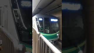 東京メトロ大手町駅で16000系16032Fの発車シーン(2019年8月15日木曜日)携帯電話で撮影