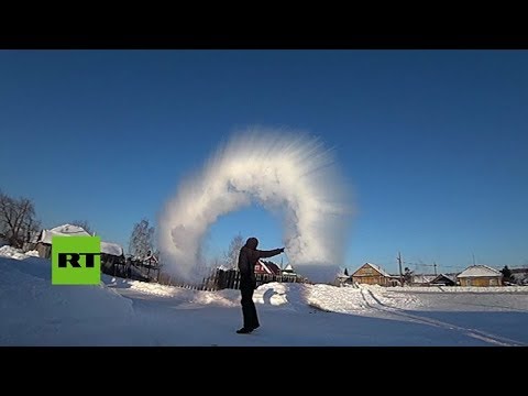 Video: Un Copo De Nieve Se Congelará Sobre El Río