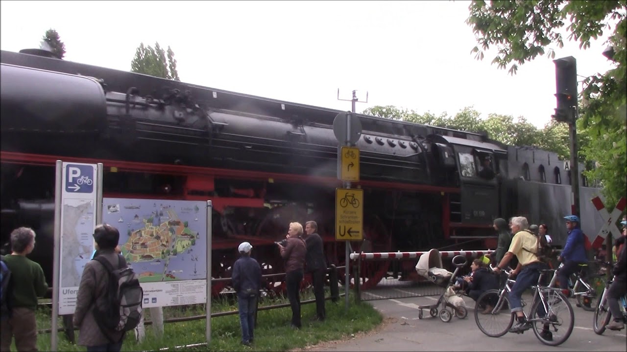 Spoorwegovergangen / Bahnübergänge mit Historischer Dampf Schnellzug Lindau